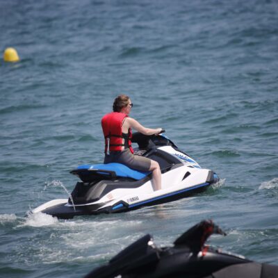 Location Jet Ski avec permis dans la baie de Cannes - Mandelieu 30 minutes